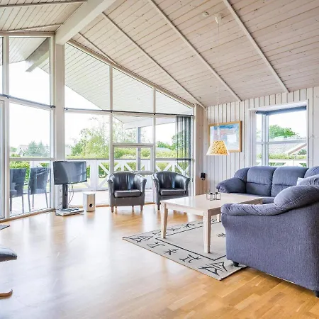10 Person Holiday Home In Hemmet Хеммет