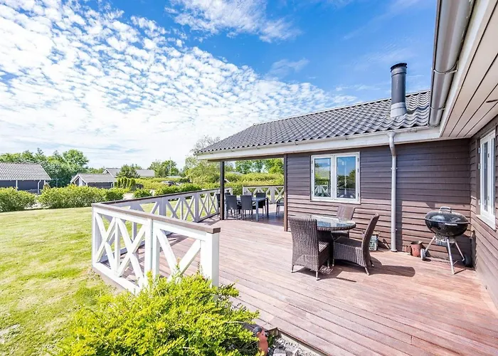 10 Person Holiday Home In Hemmet