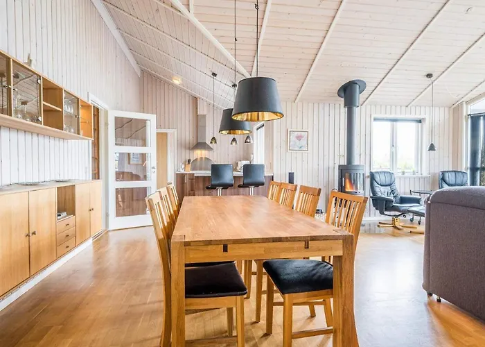 10 Person Holiday Home In Hemmet