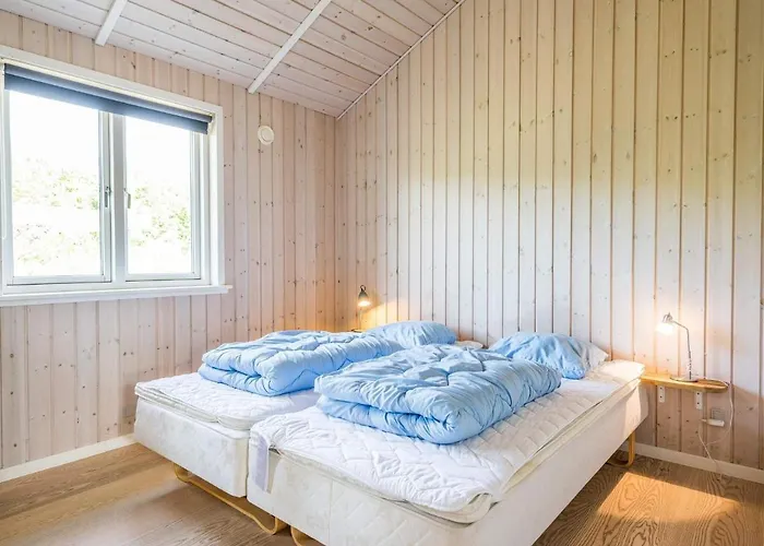 10 Person Holiday Home In Hemmet *